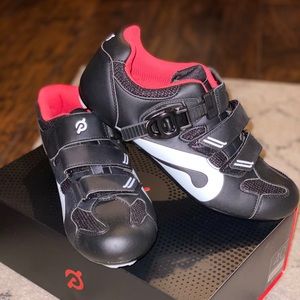 BNIB PELOTON SHOE SZ. 40 (9 women, 7 men)